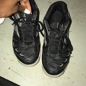 MIZUNO volleyball shoes !